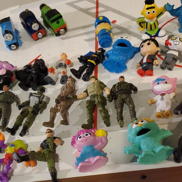 Action Figures deal - Picture 4 of 6